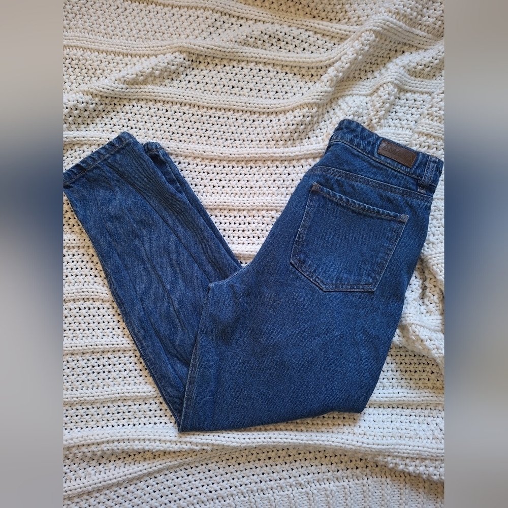 Amara Women's Blue Ankle Jeans Distressed NWOT!